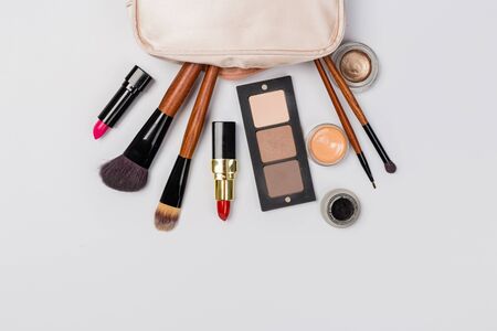 The Ultimate Guide to Eyeshadow for Beginners: Tips, Tricks, and Must-Haves