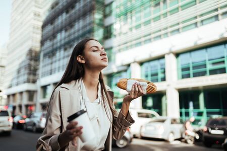 How to Maintain Your Hair Routine While Traveling Without a Full Salon