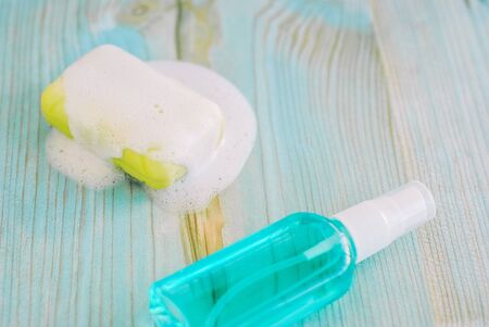 Dewy vs Mattifying: How to Choose the Right Setting Spray for Your Skin Type