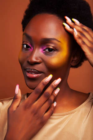 Contouring vs. Bronzing: Understanding the Key Differences