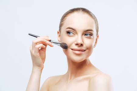 How to Create Your Own Natural Makeup at Home: Clean Beauty That Works