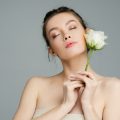 Natural vs. Clinical: Choosing the Right Skincare for Your 30s