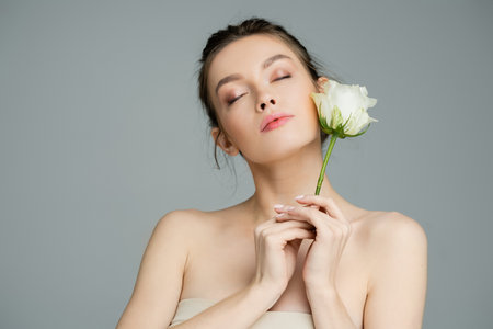 Natural vs. Clinical: Choosing the Right Skincare for Your 30s