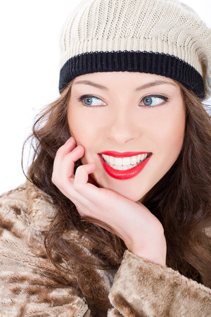 Holiday Glam 101: Creating Festive Looks for Every December Event