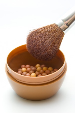 Natural vs. Synthetic Makeup Brushes: Which Should You Choose?