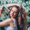 Seasonal Exfoliating Tips: How Your Routine Should Change in Summer vs. Winter