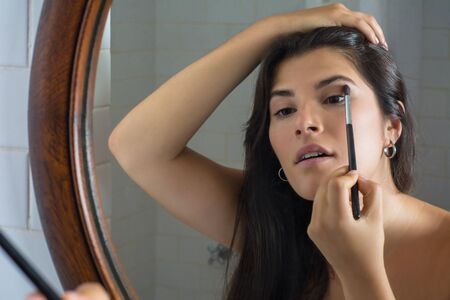How to Achieve the ‘No-Makeup’ Makeup Look Using Blush and Bronzer