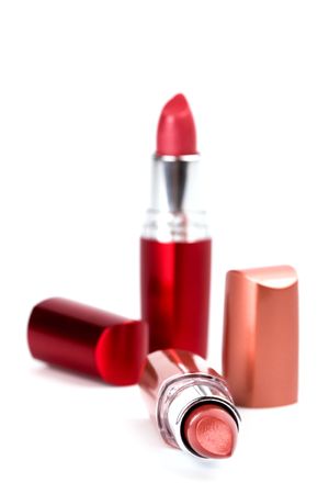 Glowy Like J.Lo: The Ultimate Guide to Radiant Skin and Bronze Makeup