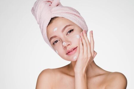 Combining Facial Rollers and Gua Sha with Other Skincare Devices for Better Results