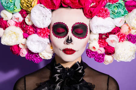 Halloween Makeup Trends: From Spooky-Chic to Outrageously Bold