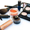 How to Remove Makeup the Right Way: Skincare Tips for Beginners