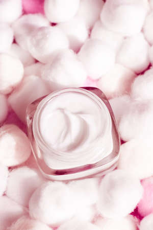 How to Choose the Right Moisturizer for Oily Skin